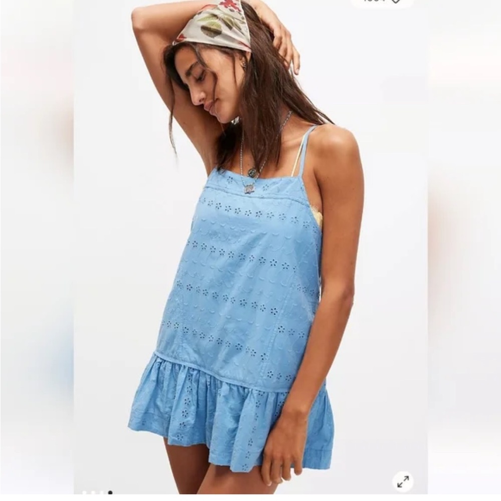 Free People Caught Up Eyelet Tunic Size medium. NWT